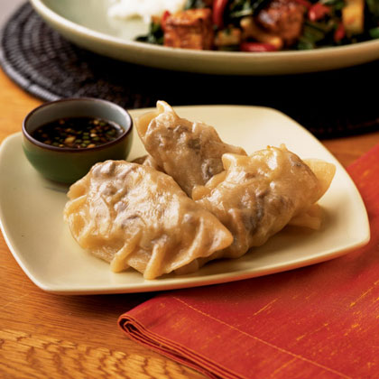 Vegetarian Gyoza with Spicy Dipping Sauce