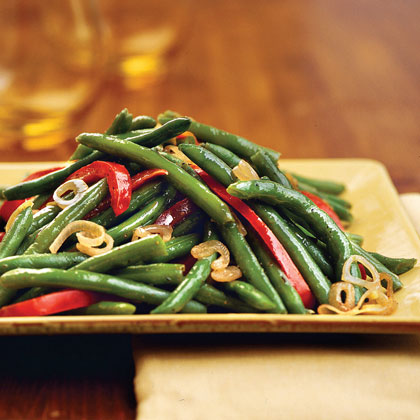 Green Beans With Shallots and Red Pepper 