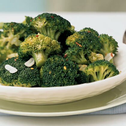 Broccoli With Red Pepper Flakes Toasted Garlic Recipe Myrecipes