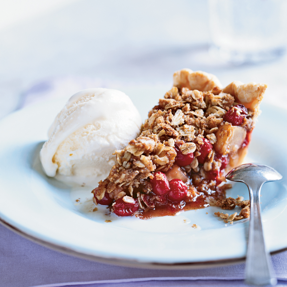 Pear-Cranberry Pie with Oatmeal Streusel 