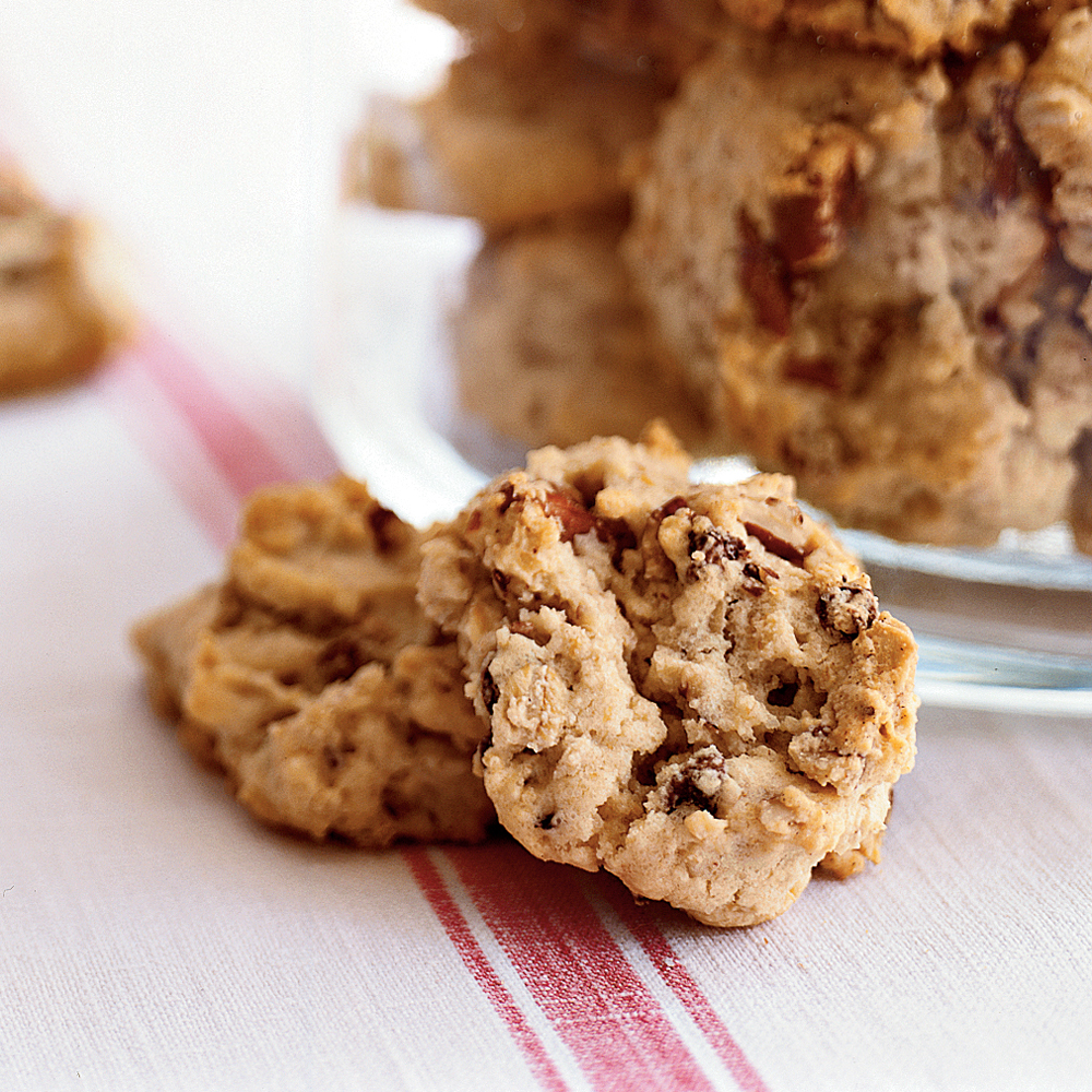 Oatmeal, Chocolate Chip, and Pecan Cookies