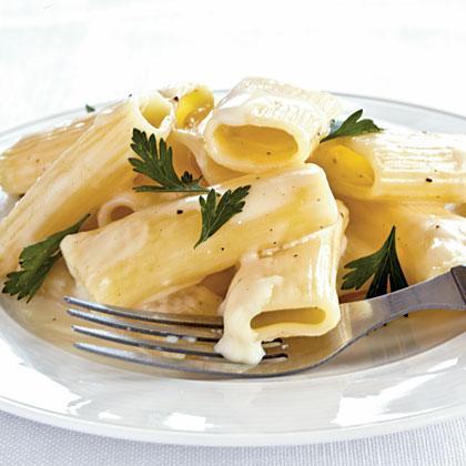 Creamy Rigatoni with Gruy&egrave;re and Brie 
