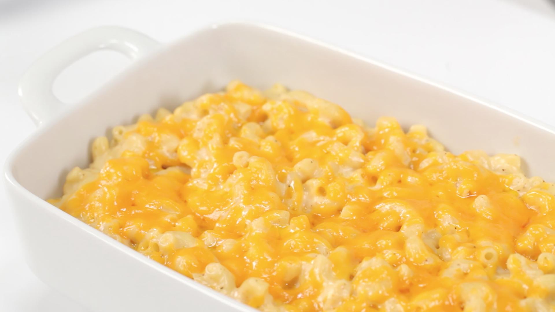 Classic Baked Macaroni and Cheese