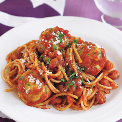Spaghetti and Turkey Meatballs in Tomato Sauce