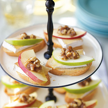 Apple and Brie Toasts