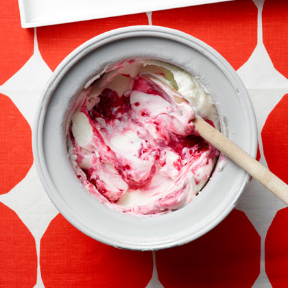 Raspberry Swirl Frozen Yogurt 