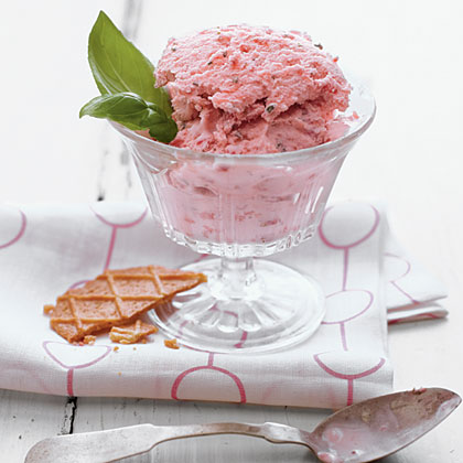 Strawberry-Basil Frozen Yogurt 