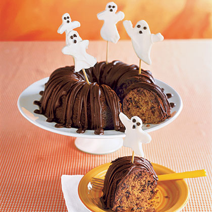 Pumpkin Cake with Little Ghosts