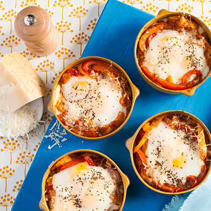 Parmesan-Baked Eggs with Peppers 