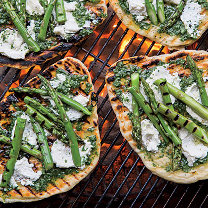 Grilled Asparagus-and-Ricotta Pizzettes