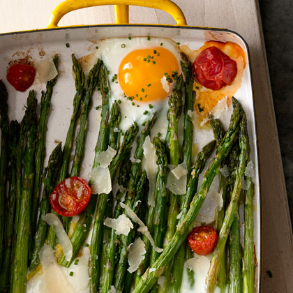 Roasted Asparagus with Egg and Tomato