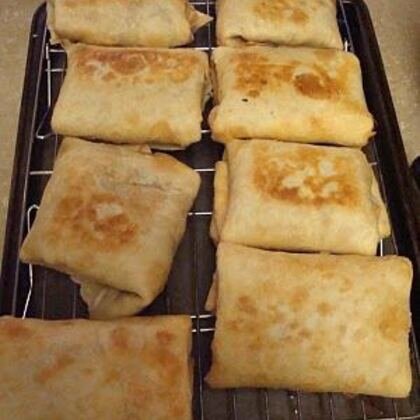 image?url=https%3A%2F%2Fstatic.onecms.io%2Fwp content%2Fuploads%2Fsites%2F19%2F2015%2F08%2F20%2Fbaked chicken chimichangas mr