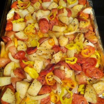 Oven-Roasted Sausages, Potatoes, and Peppers 