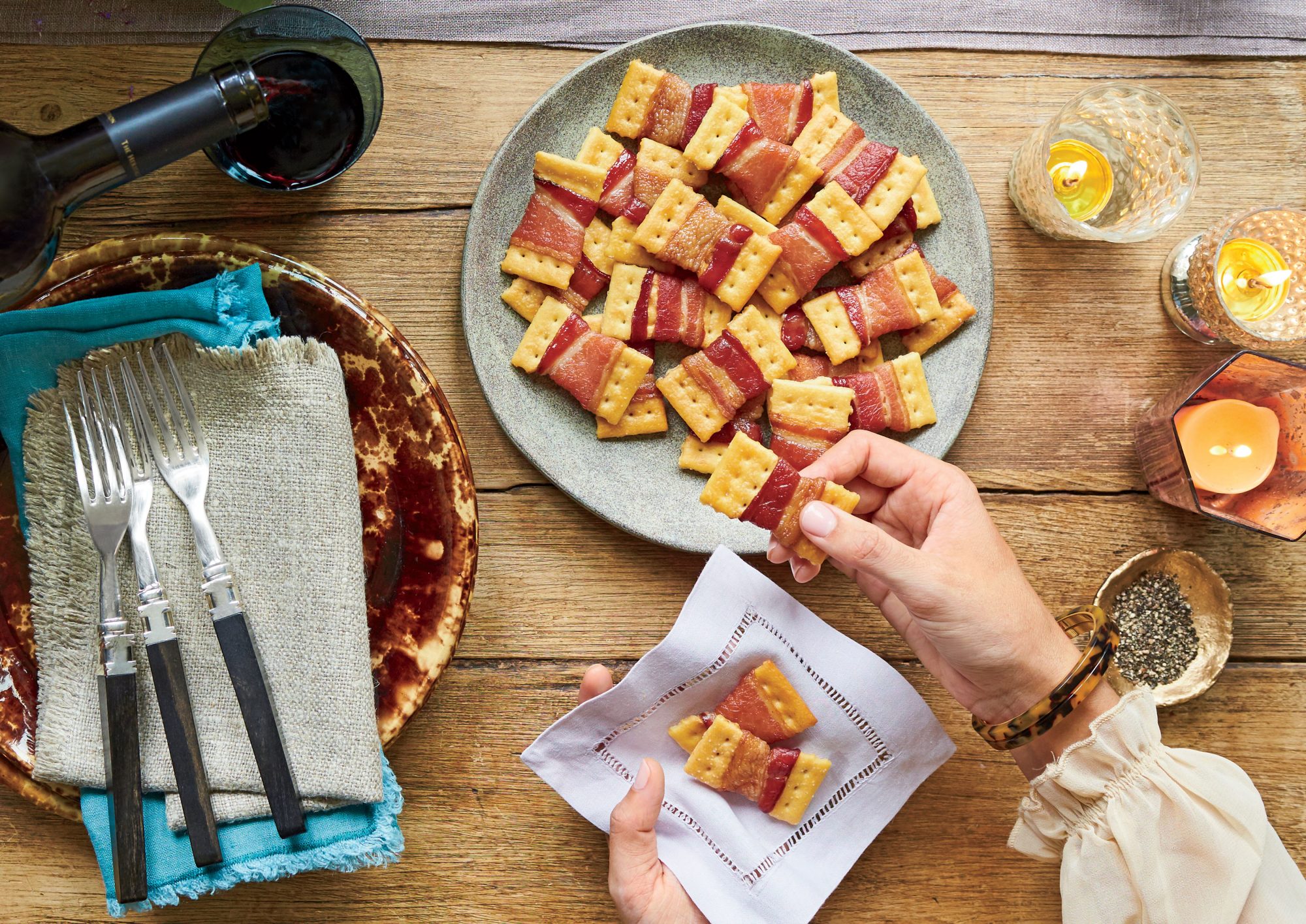 bacon-bow-tie-crackers