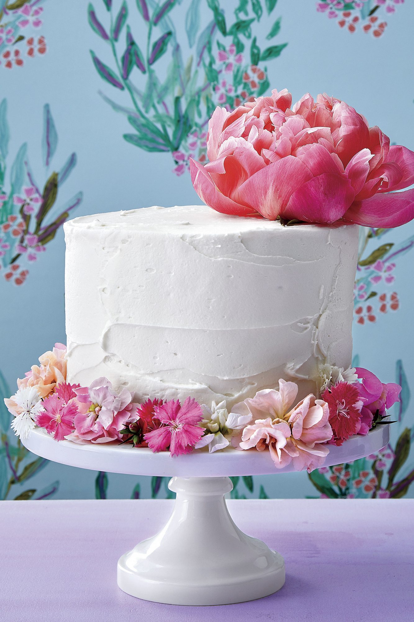Vanilla Layer Cake with Flower Cuff