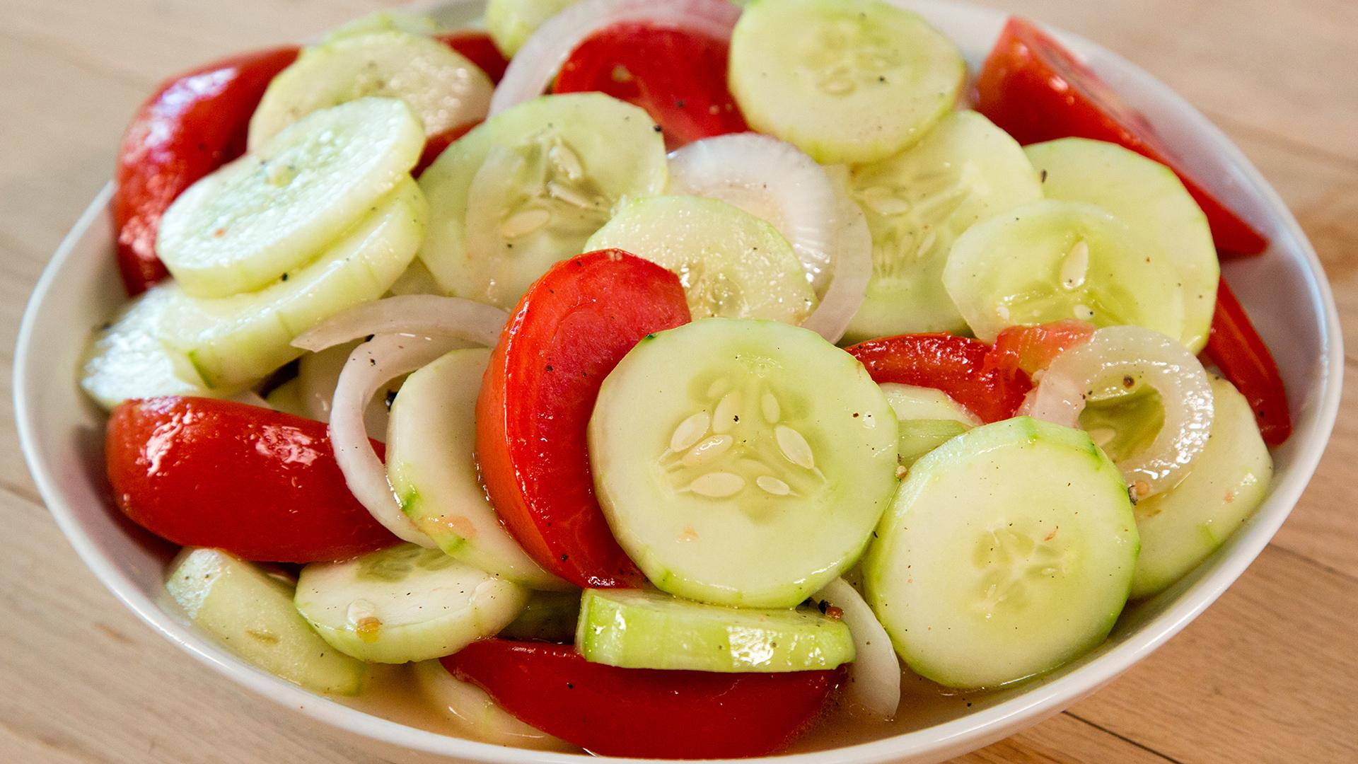 टमाटर और खीरा का एक साथ सेवन होता है सेहत के लिए हानिकारक, भूलकर भी इसका सलाद...-Consuming tomato and cucumber together is injurious to health, even forgetting its salad...