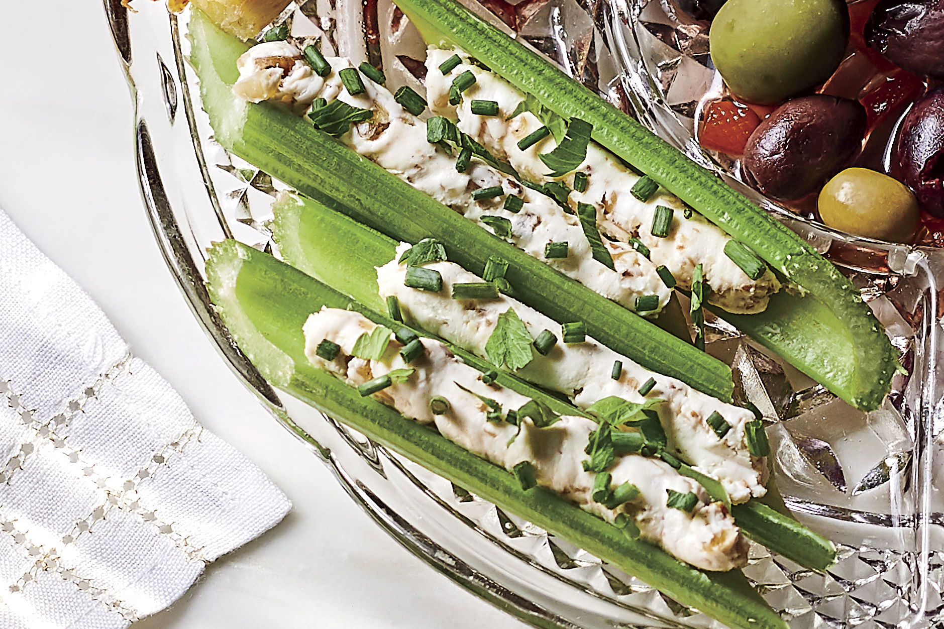 Stuffed Celery with Cream Cheese and Walnuts 