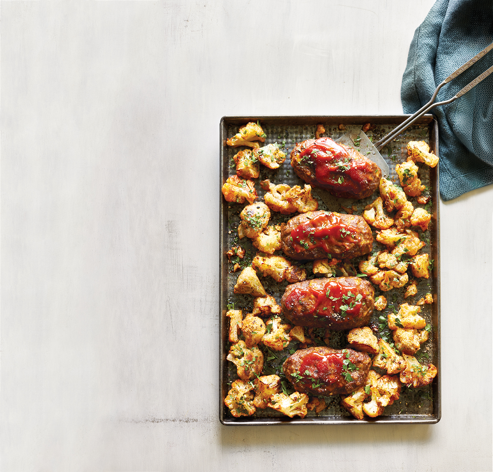 Meatloaf Minis With Cauliflower Florets
