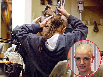 BRITNEY SHAVES HER HEAD