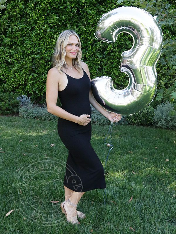 Molly Sims pregnant third child