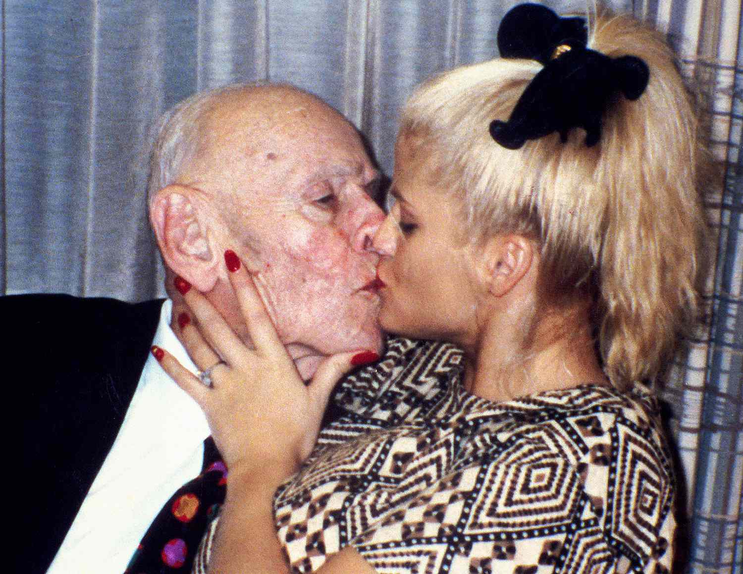Anna Nicole Smith Kissing Husband J. Howard Marshall II