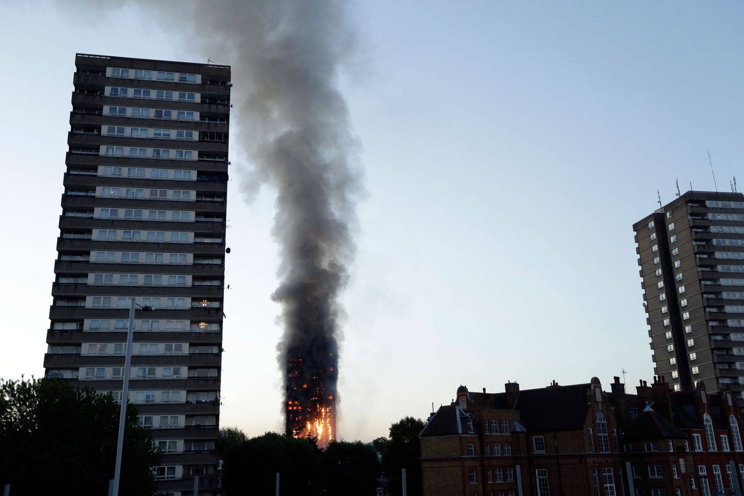 london-tower-fire-3-2000