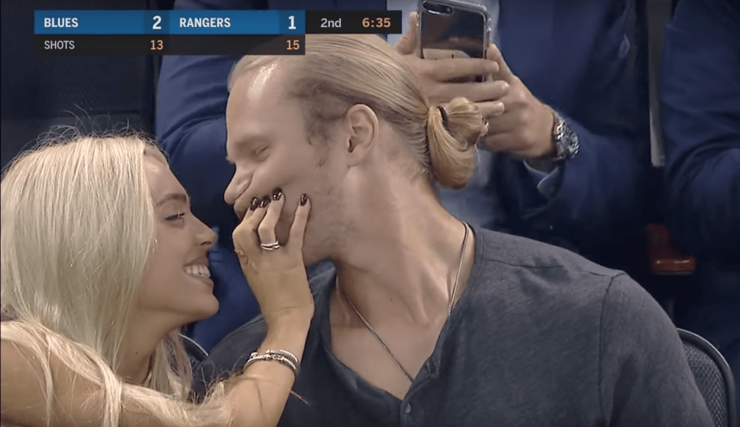 Noah Syndergaard and his girlfriend Alexandra Cooper were spotted canoodlin...