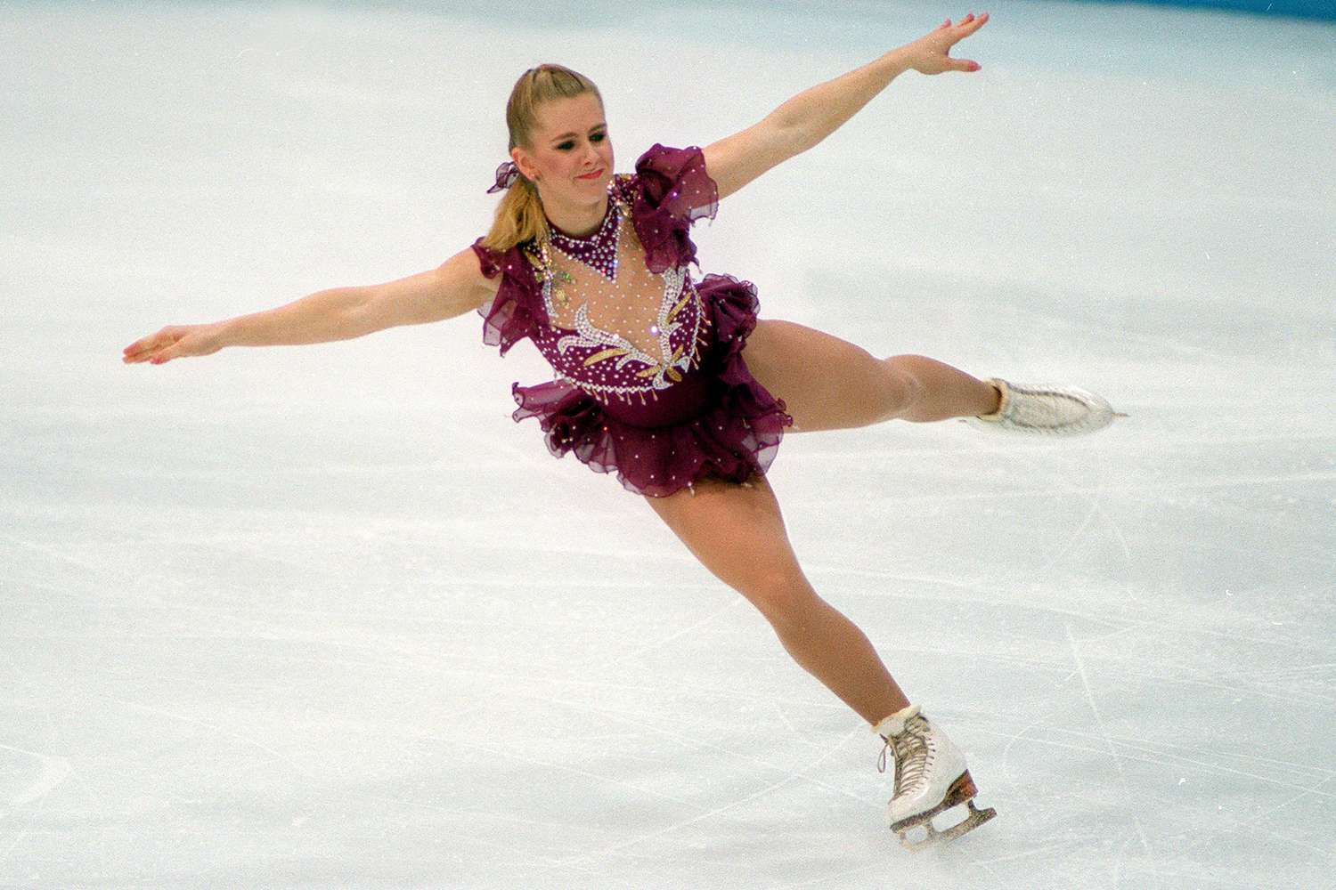 Sport. 1994 Winter Olympic Games. Lillehammer, Norway. Ice Skating. Ladies Figure Skating Singles. Tonya Harding, USA, who finished 8th after being thought to be a strong medal candidate. Tony Harding had been implicated in an earlier plot to injure her g