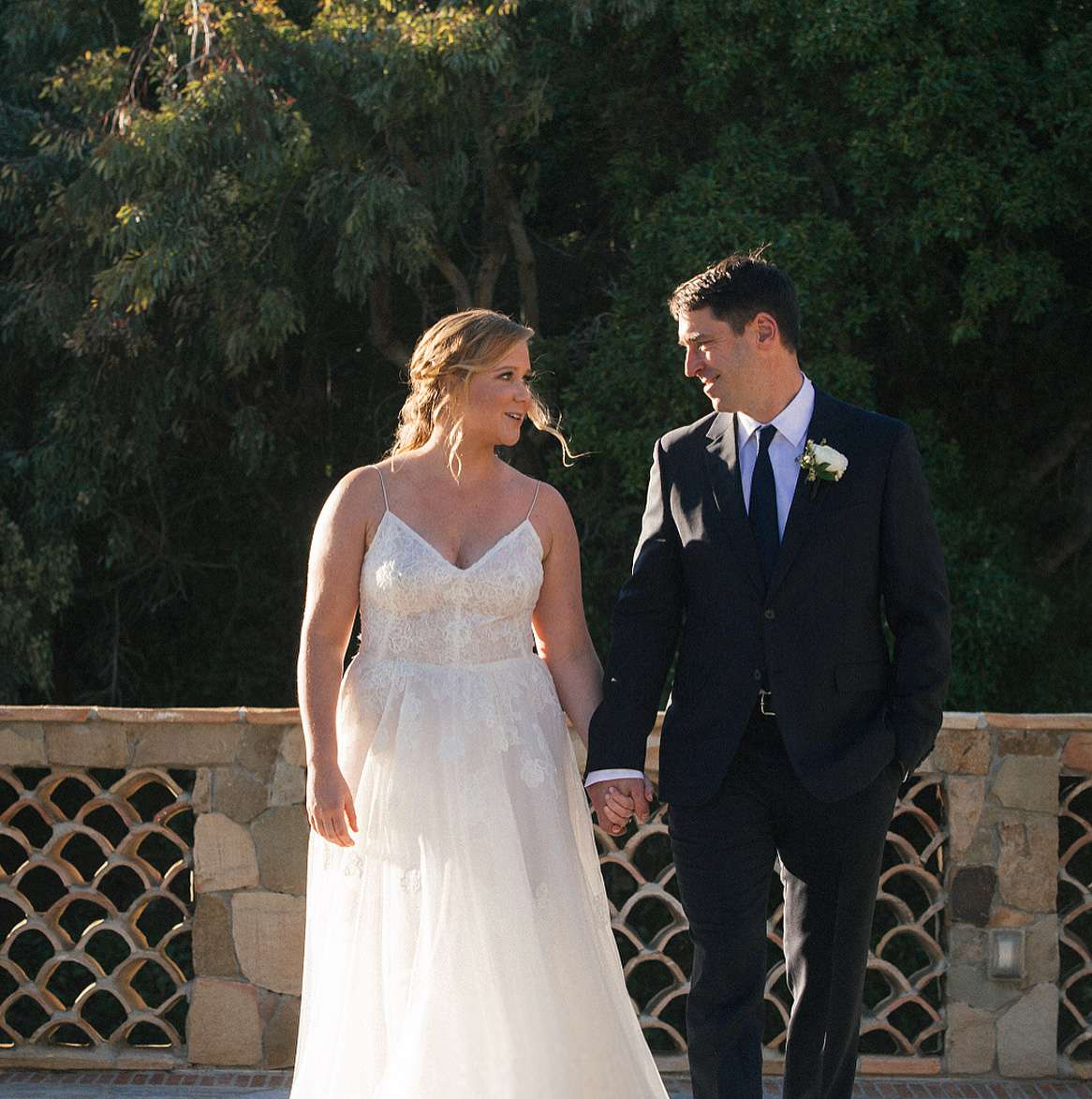 Surprise! Amy Schumer Ties the Knot!