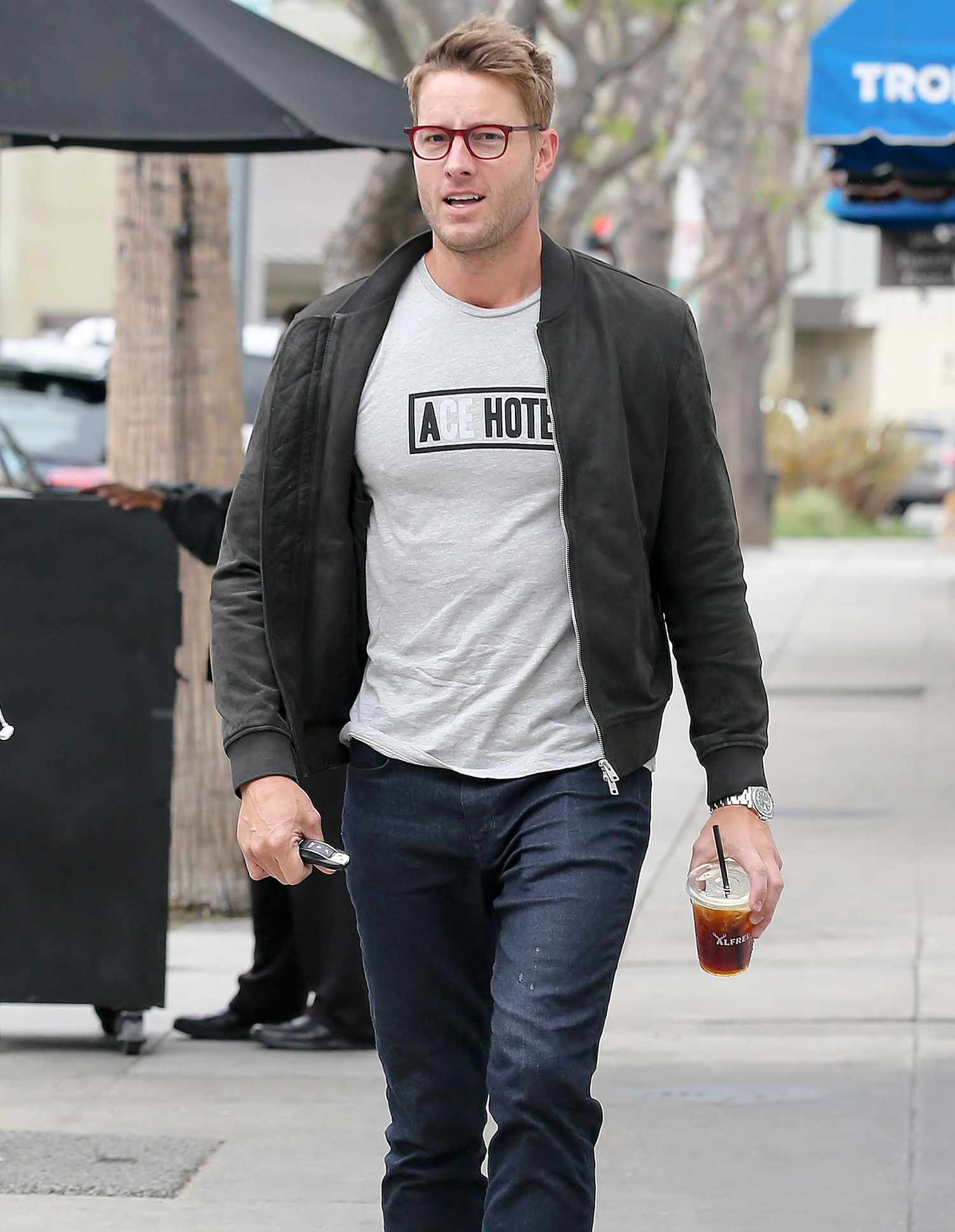 "This Is us" actor Justin Hartley grabs a coffee in Los Angeles, California