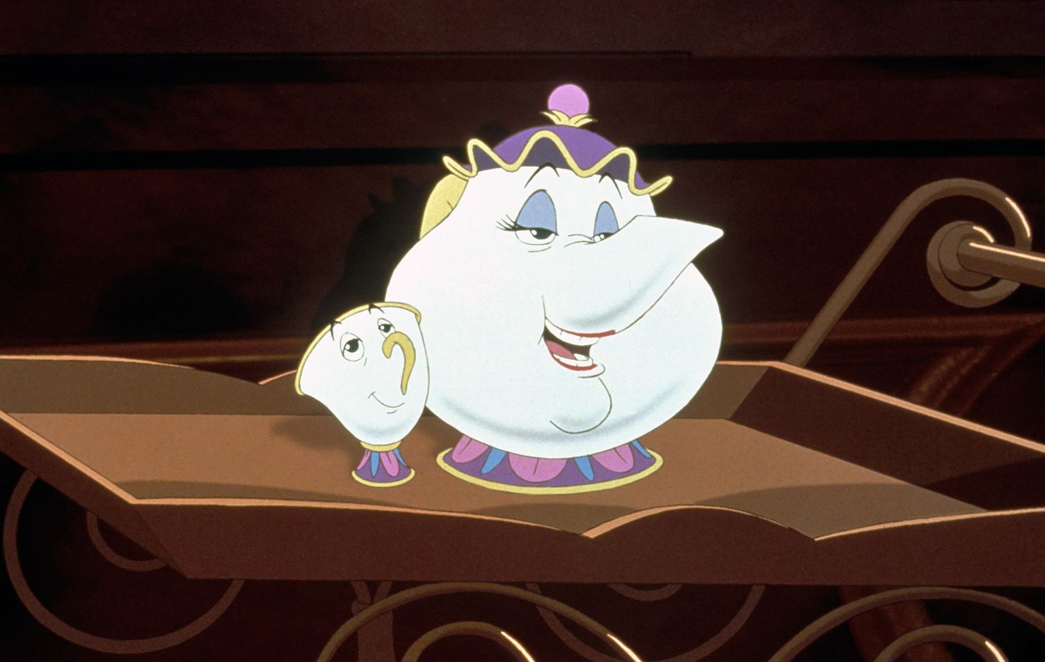 BEAUTY AND THE BEAST, Mrs. Potts (right, voice: Angela Lansbury), 1991. ©Buena Vista Pictures/Courte