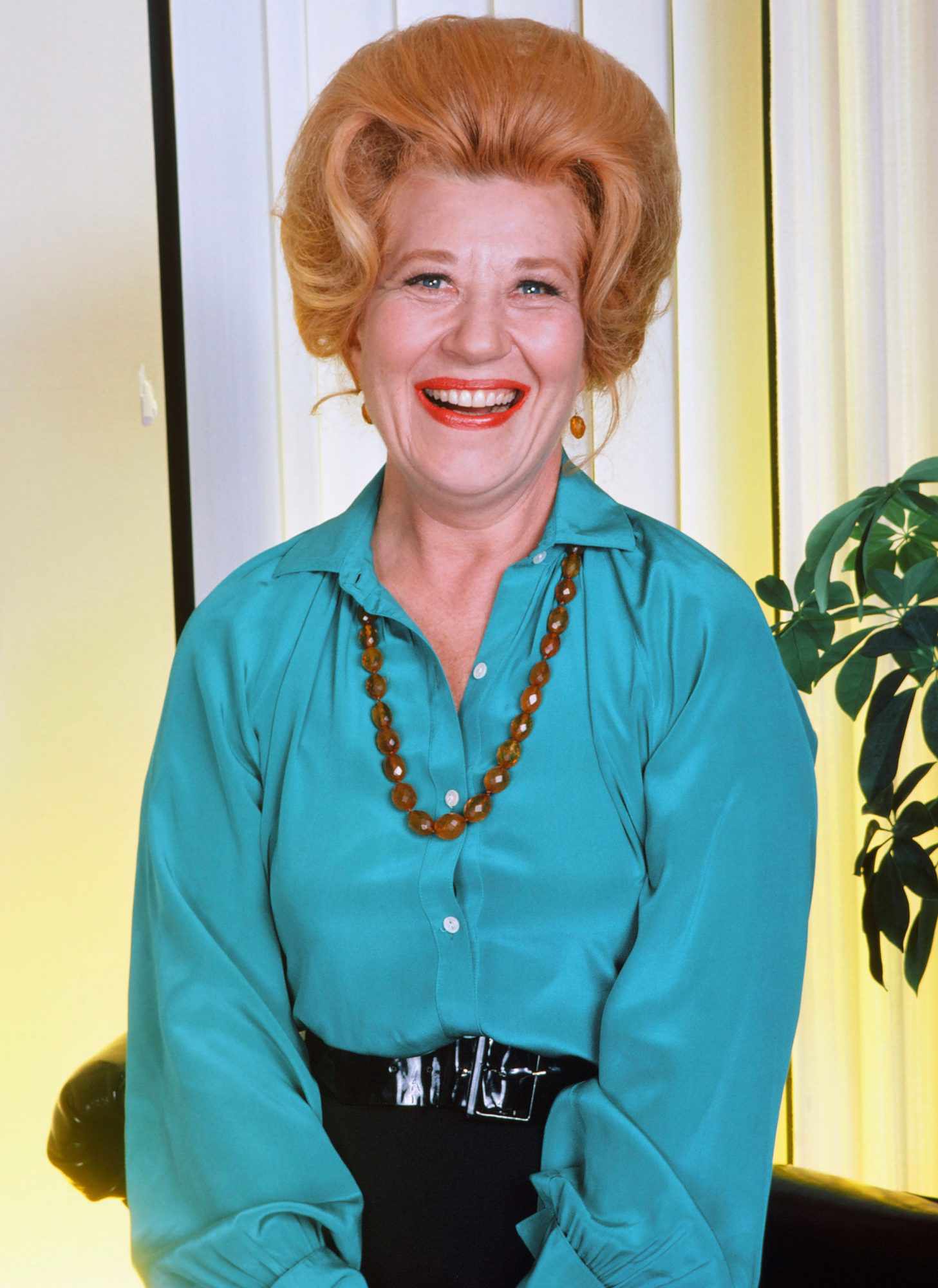 <p>Charlotte Rae, best known as wise and lovable house mother Mrs. Garrett on Diff'rent Strokes and The Facts of Life, died Aug. 5 at her home in Los Angeles, her reps confirmed to Entertainment Weekly. She was 92.</p>
                            <p>Rae revealed she'd been diagnosed with bone cancer at the end of April 2017. "Last Monday, I found out I have bone cancer," the actress exclusively revealed to PEOPLE. "About seven years ago, I was diagnosed with pancreatic cancer - which is a miracle that they found it because usually it's too late. My mother, sister and my uncle died of pancreatic cancer. After six months of chemotherapy, I was cancer-free. I lost my hair, but I had beautiful wigs. Nobody even knew."</p>
                            