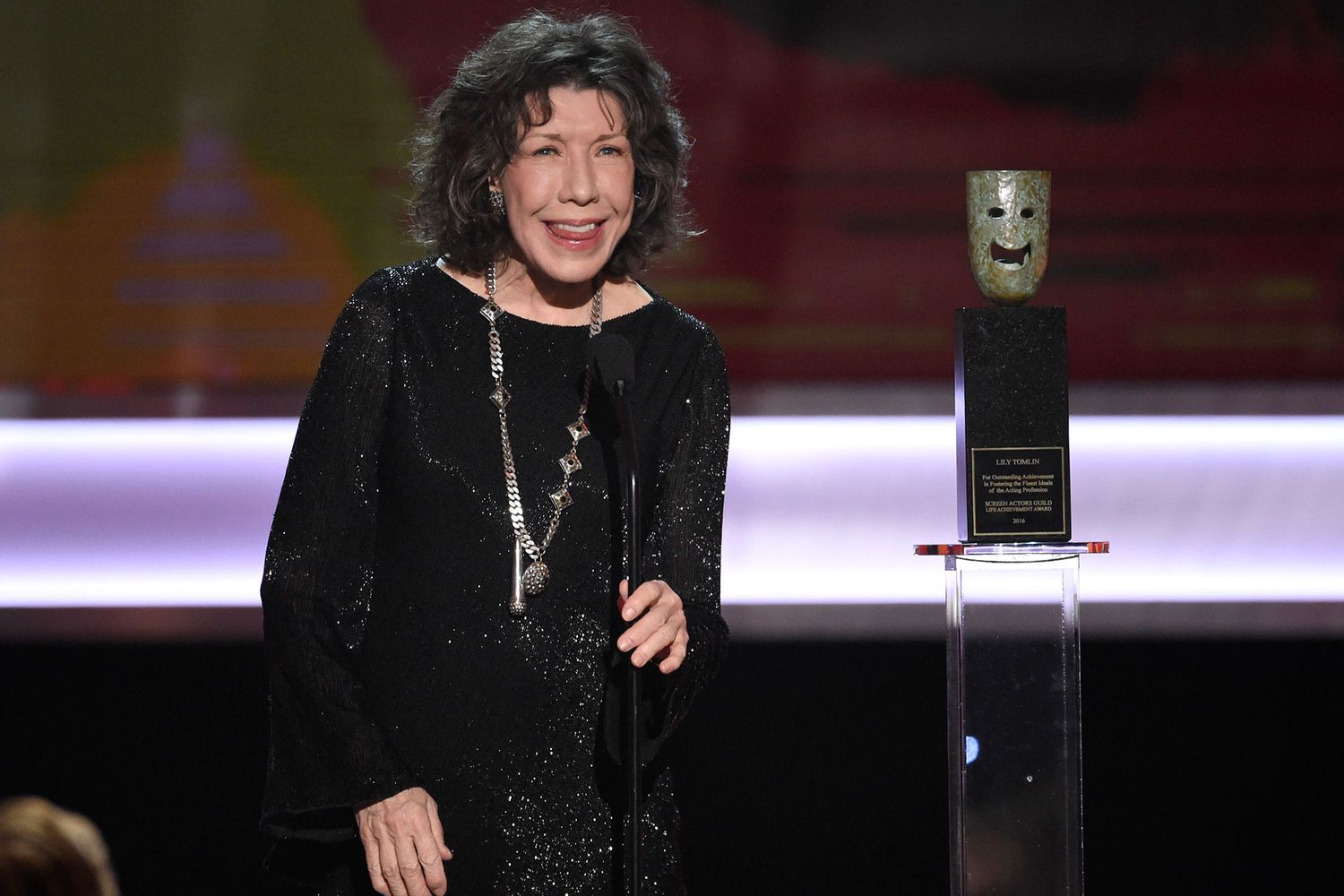 LILY TOMLIN GIVES EVERYONE SOME SAGE ADVICE