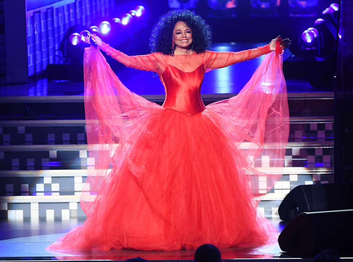 Diana Ross Pays Tribute &mdash; to Herself