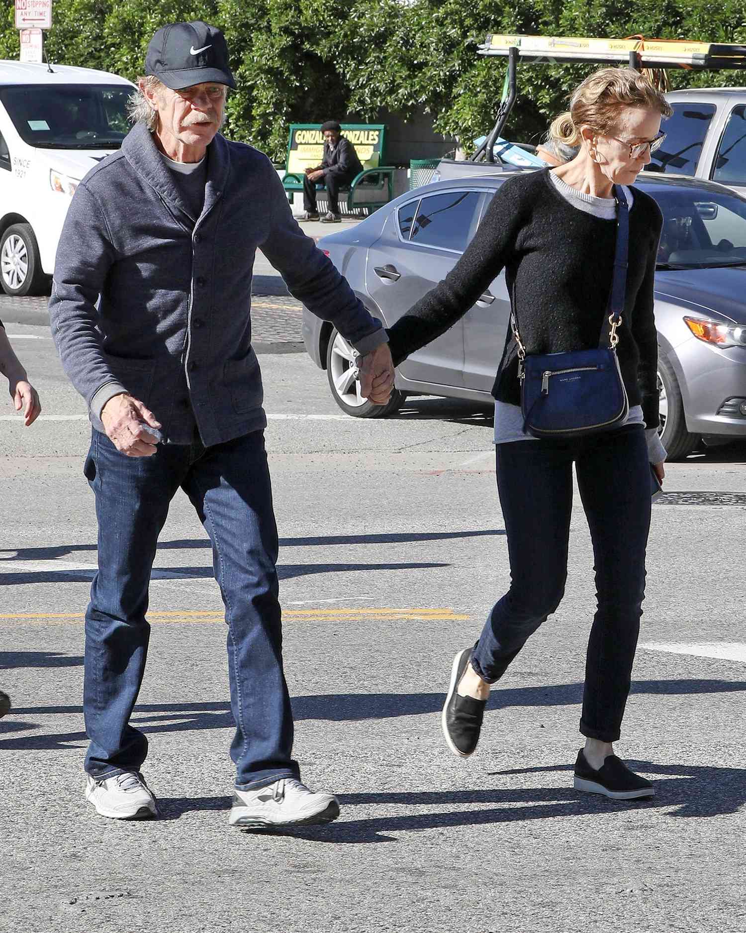*PREMIUM-EXCLUSIVE* Felicity Huffman and William H.Macy walking hand in hand back to the Federal courthouse