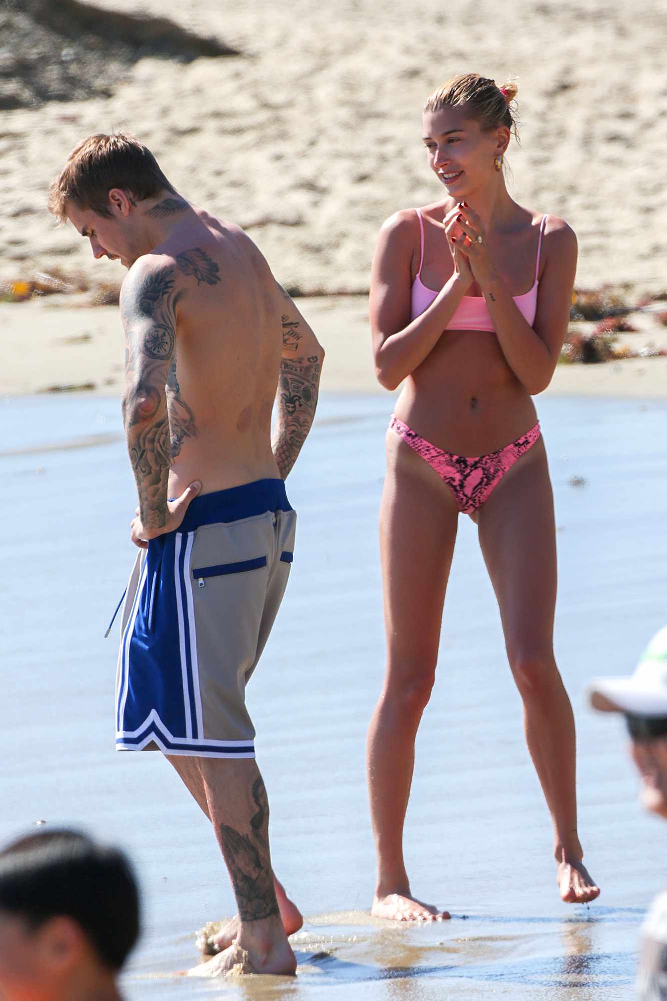 PREMIUM EXCLUSIVE Justin Bieber And Wife Hailey Baldwin Rekindle Their Romance At The Beach