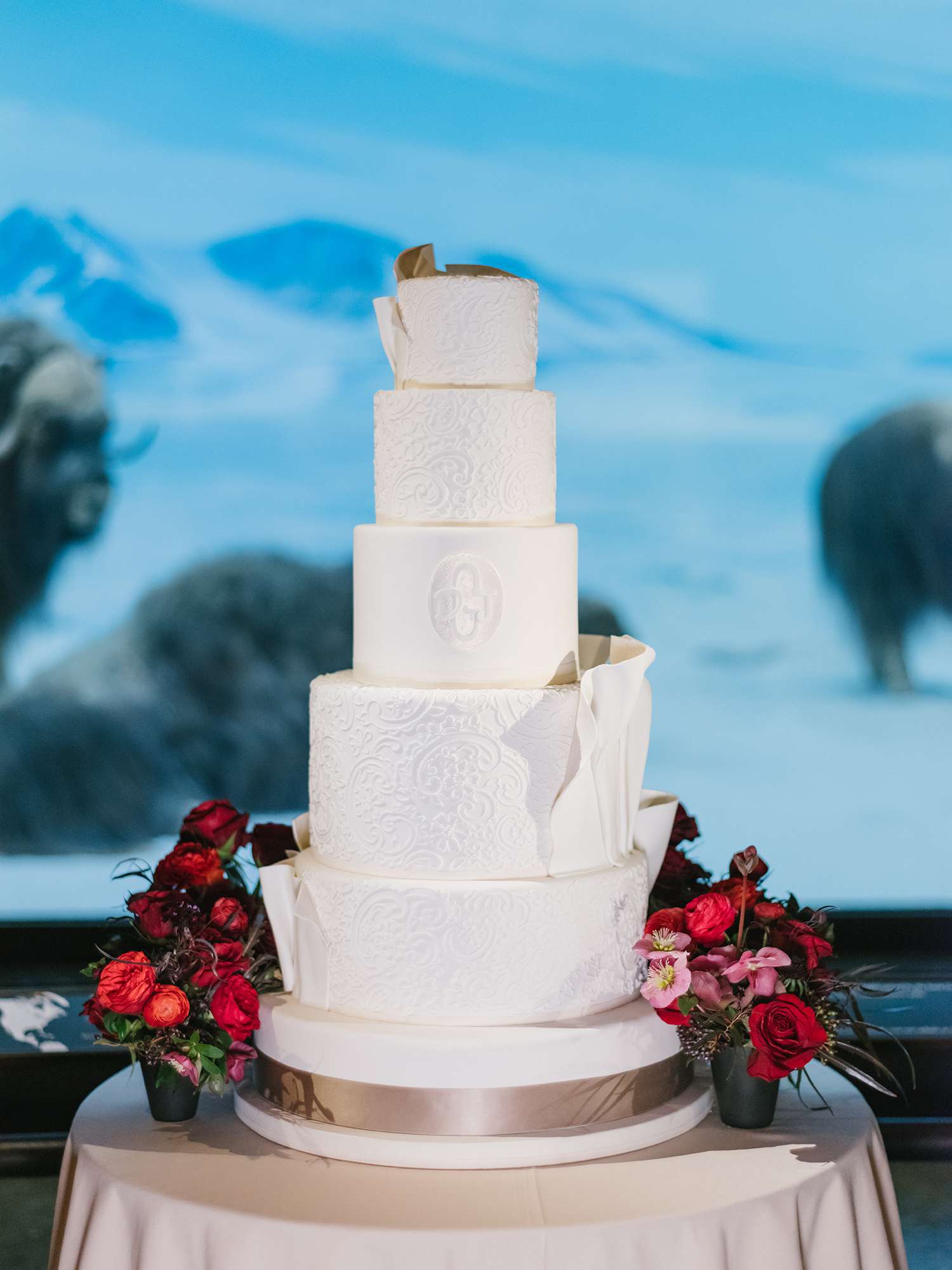 duff-goldman-wedding-classic-white-cake-0119