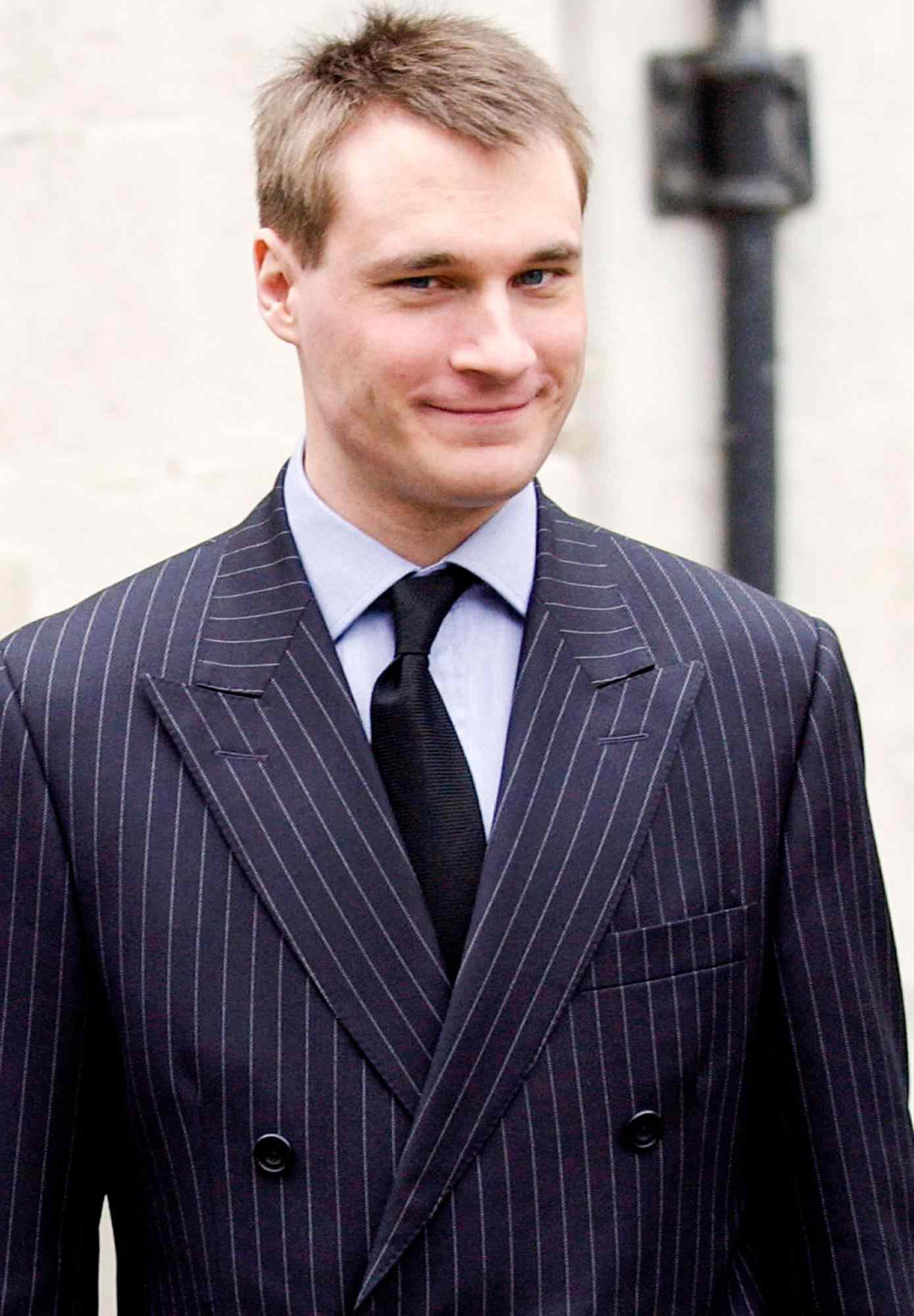 <p>The only son of Prince Richard, Duke of Gloucester, and Birgitte, Duchess of Gloucester. He's currently 32nd in line to the throne. He's also the heir apparent to the dukedom of Gloucester.</p>
                            