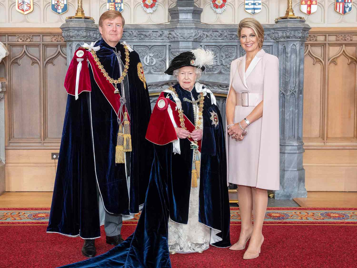 Queen Elizabeth II (C) with King Willem-Alexander of the Netherlands (C) and Queen Maxima of the Netherlands