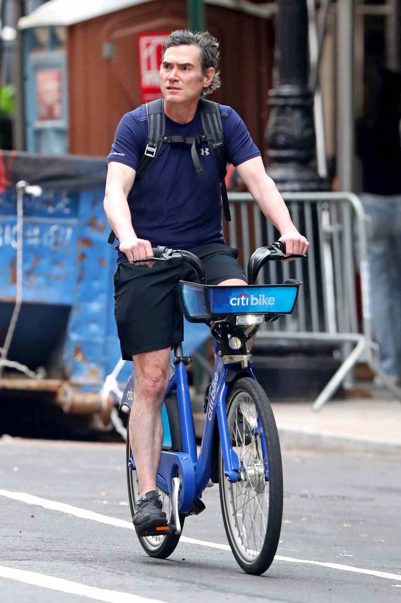 <p>Billy Crudup enjoys the fall weather on a bike ride in N.Y.C. on Monday. </p>
                            