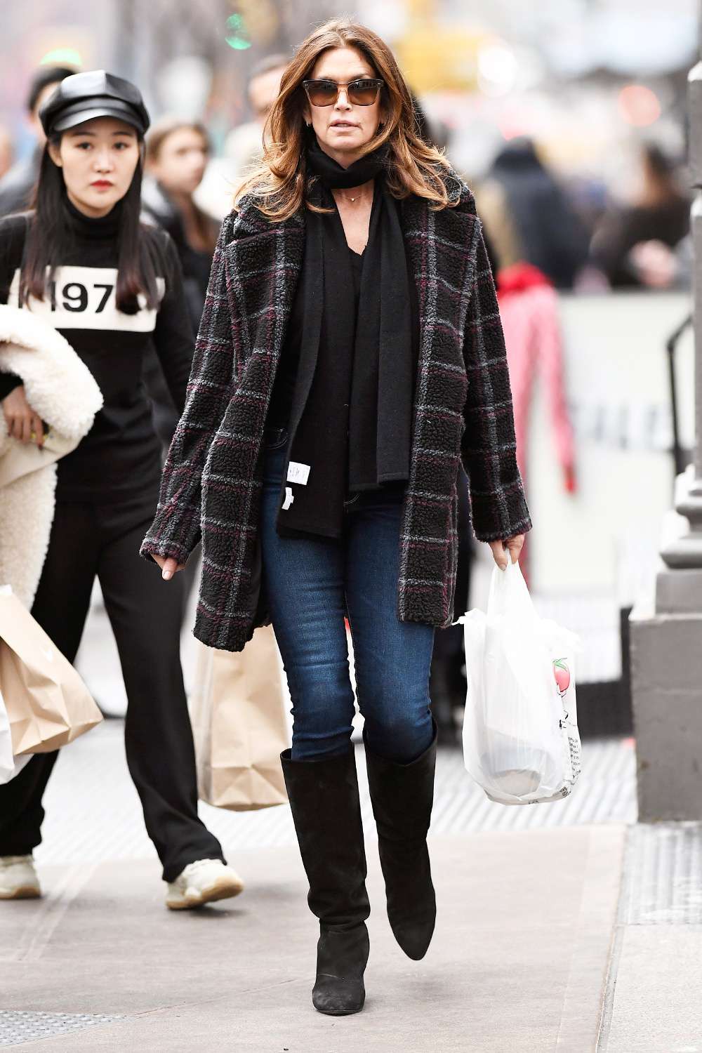 Cindy Crawford spotted getting her lunch at a local Deli Super Market in the Soho Section of New York City