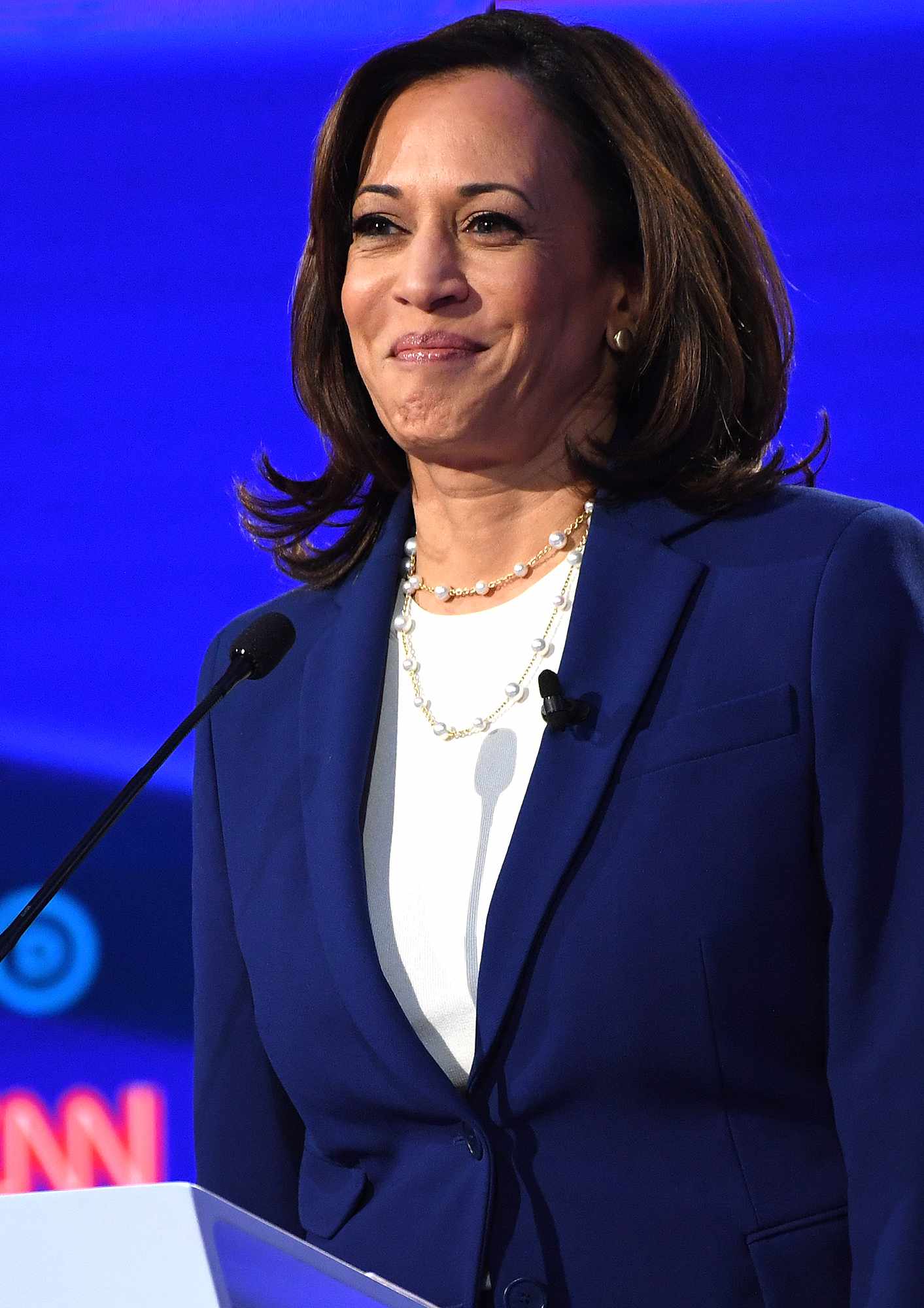 The Serious Side - part 8 - Page 15 Image?url=https%3A%2F%2Fstatic.onecms.io%2Fwp-content%2Fuploads%2Fsites%2F20%2F2019%2F12%2Fkamala-harris-2-1