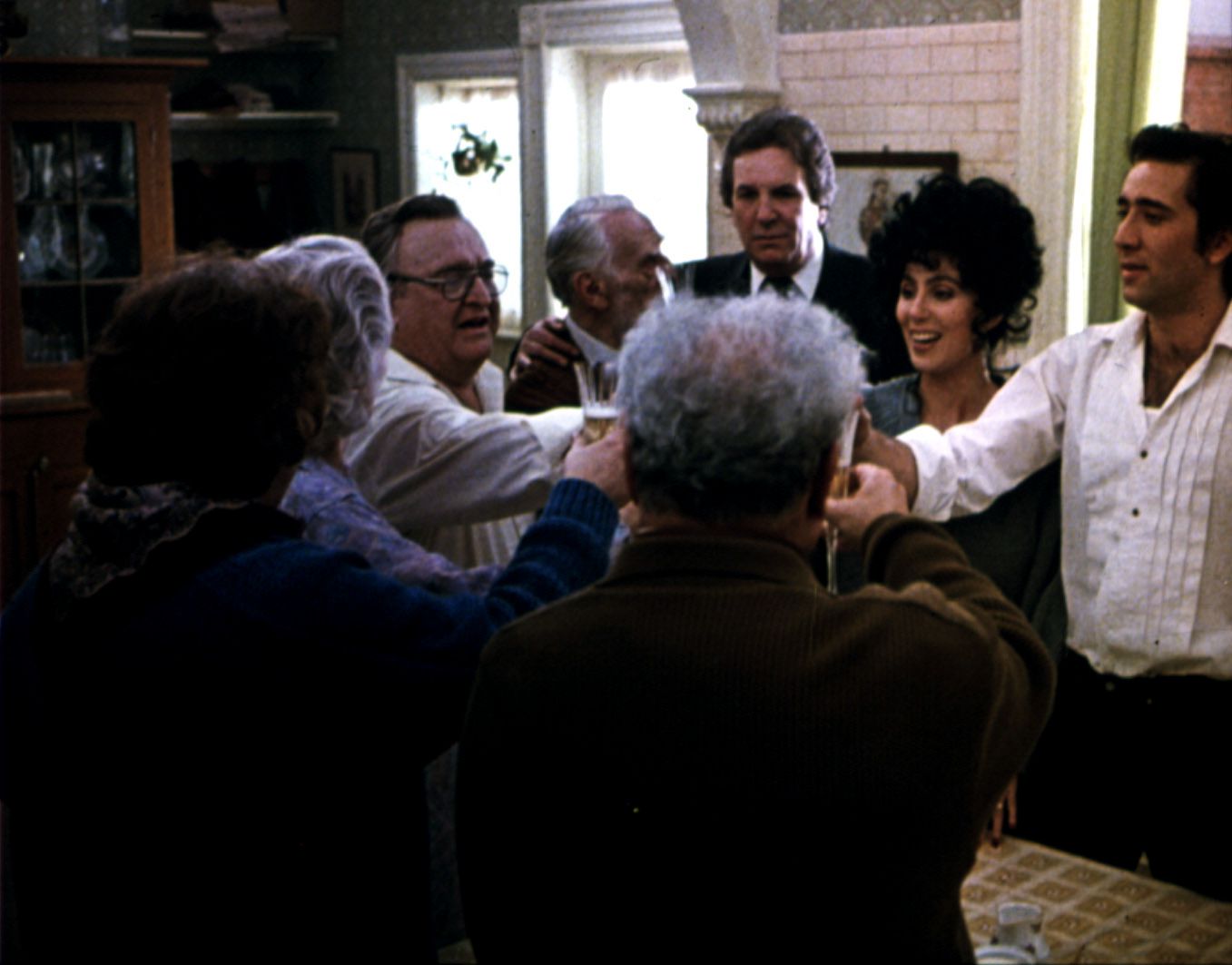 MOONSTRUCK, Vincent Gardenia, Danny Aiello, Cher, Nicolas Cage, 1987