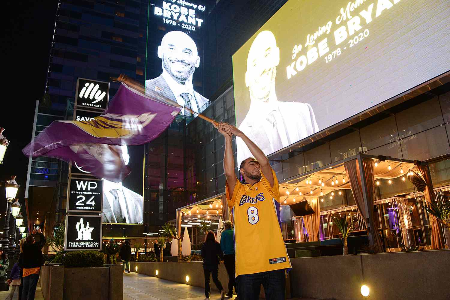 Tributes paid to Kobe Bryant