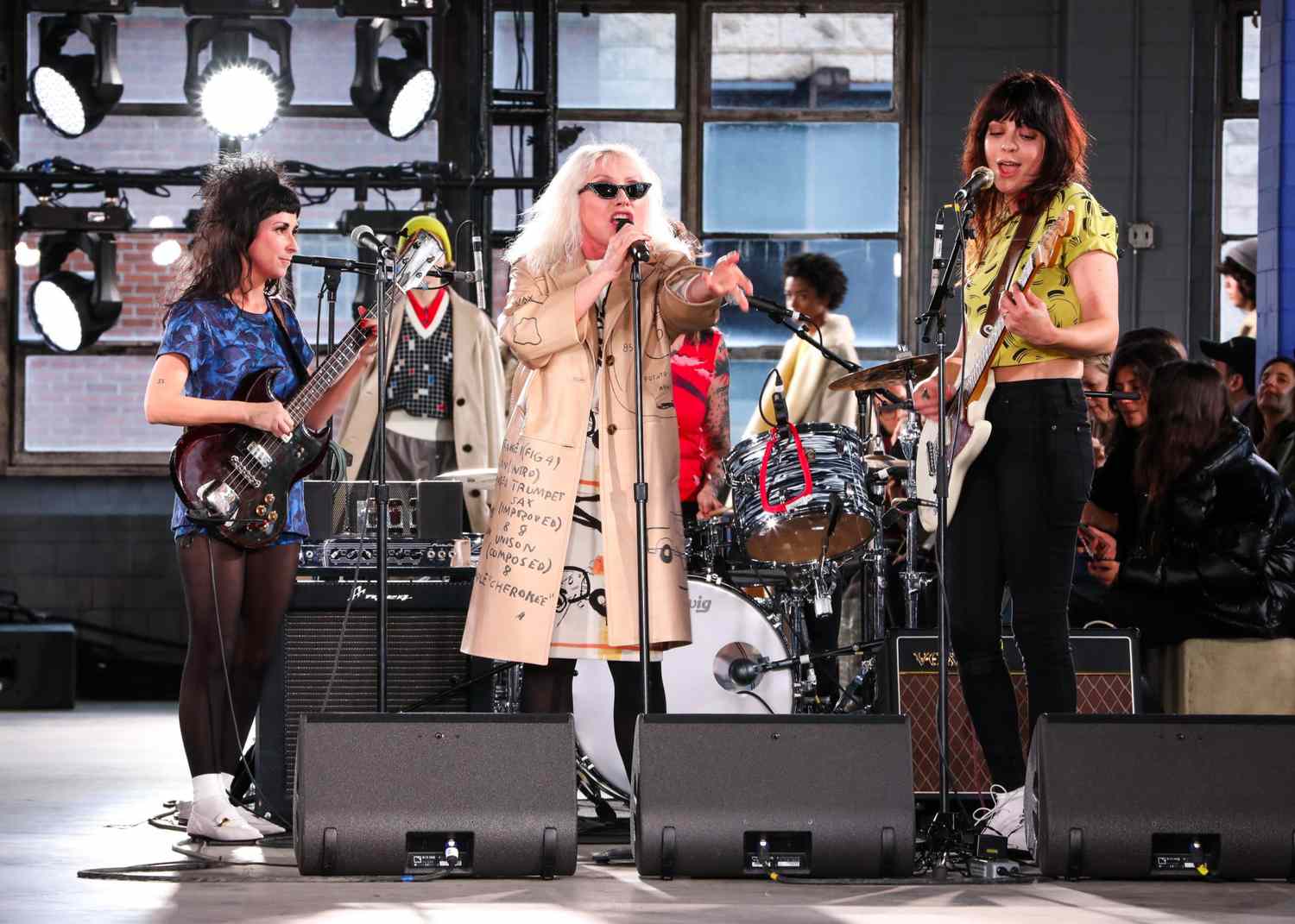 <p>For the finale, Debbie surprises show-goers by getting on the catwalk and putting on an electric performance with The Coathangers, with songs from her Blondie days.</p>
                            