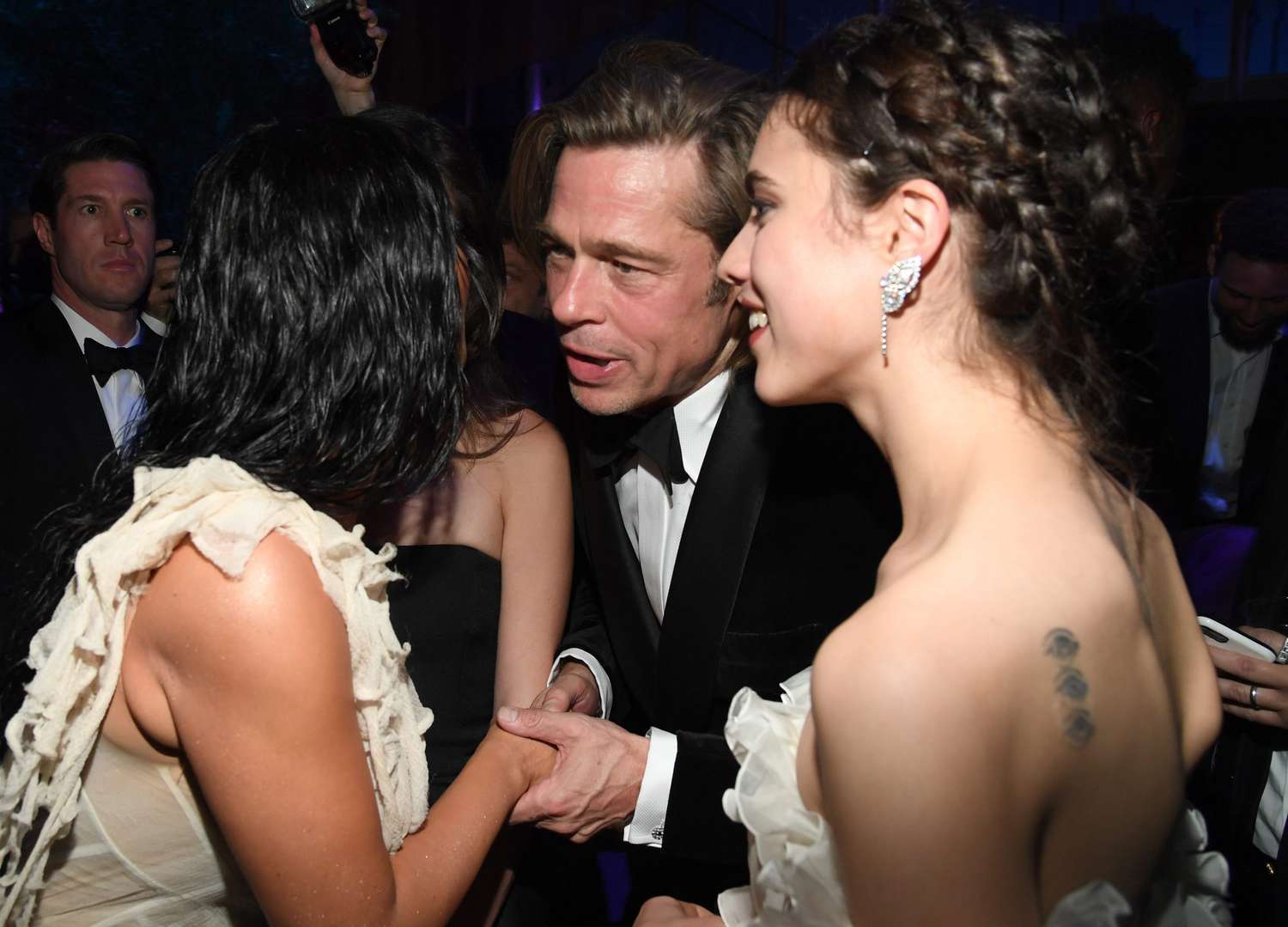 <p>Do we think Brad Pitt (at the Vanity Fair party) is begging Kim Kardashian for Keeping Up with the Kardashian next-season spoilers?</p>
                            