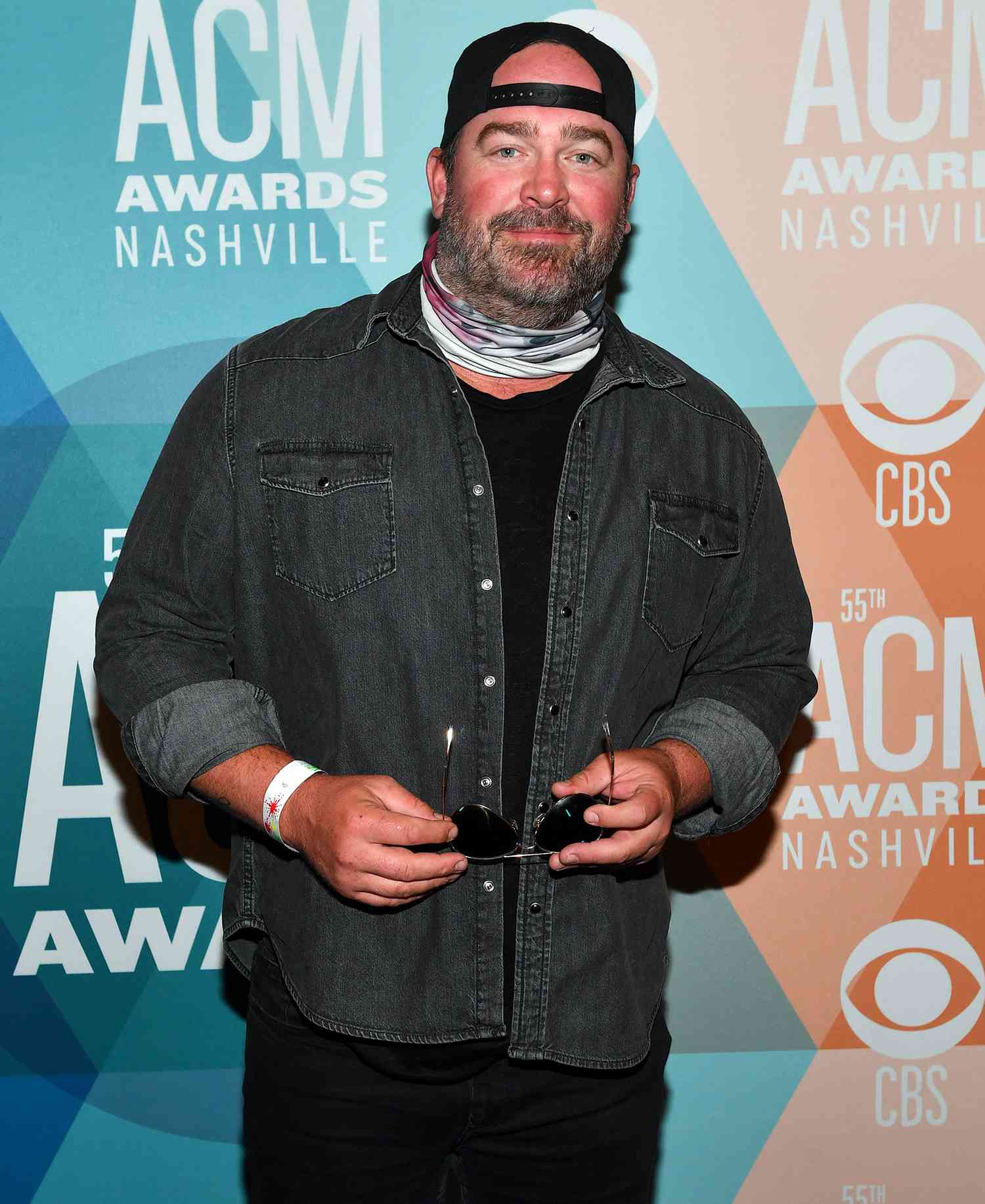 <p>Country singer Lee Brice tested positive for COVID-19, keeping him from attending and performing at the 2020 Country Music Association Awards.</p>
                            <p>A rep for the country singer told the Associated Press that Brice had tested positive for the coronavirus ahead of the show and would no longer be performing with Carly Pearce. The duo was slated to take the stage together after being nominated for their duet "I Hope You're Happy Now" for musical event of the year and music video of the year.</p>
                            <p>While Brice can't attend country music's biggest night, his rep told the outlet that the "I Don't Dance" singer is still "in good spirits and not experiencing any symptoms." He will be isolating at his home for the next couple of weeks until he is cleared by a doctor.</p>
                            