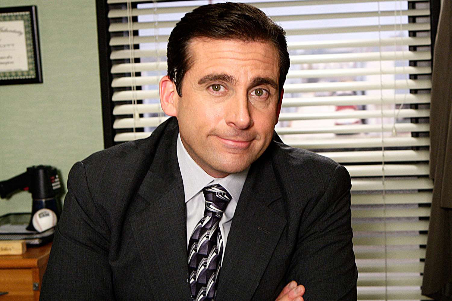 The Office Crew Claims Steve Carell Wanted to Stay on Show | PEOPLE.com