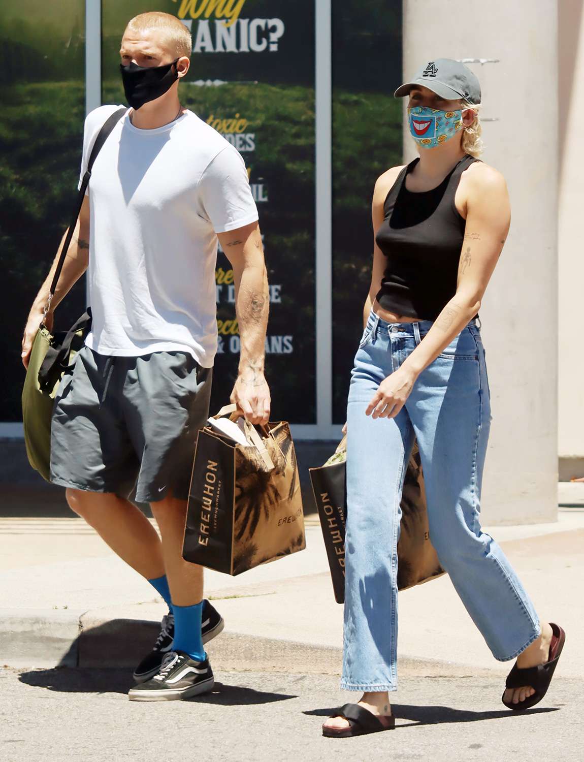 Miley Cyrus and Cody Simpson grab groceries together