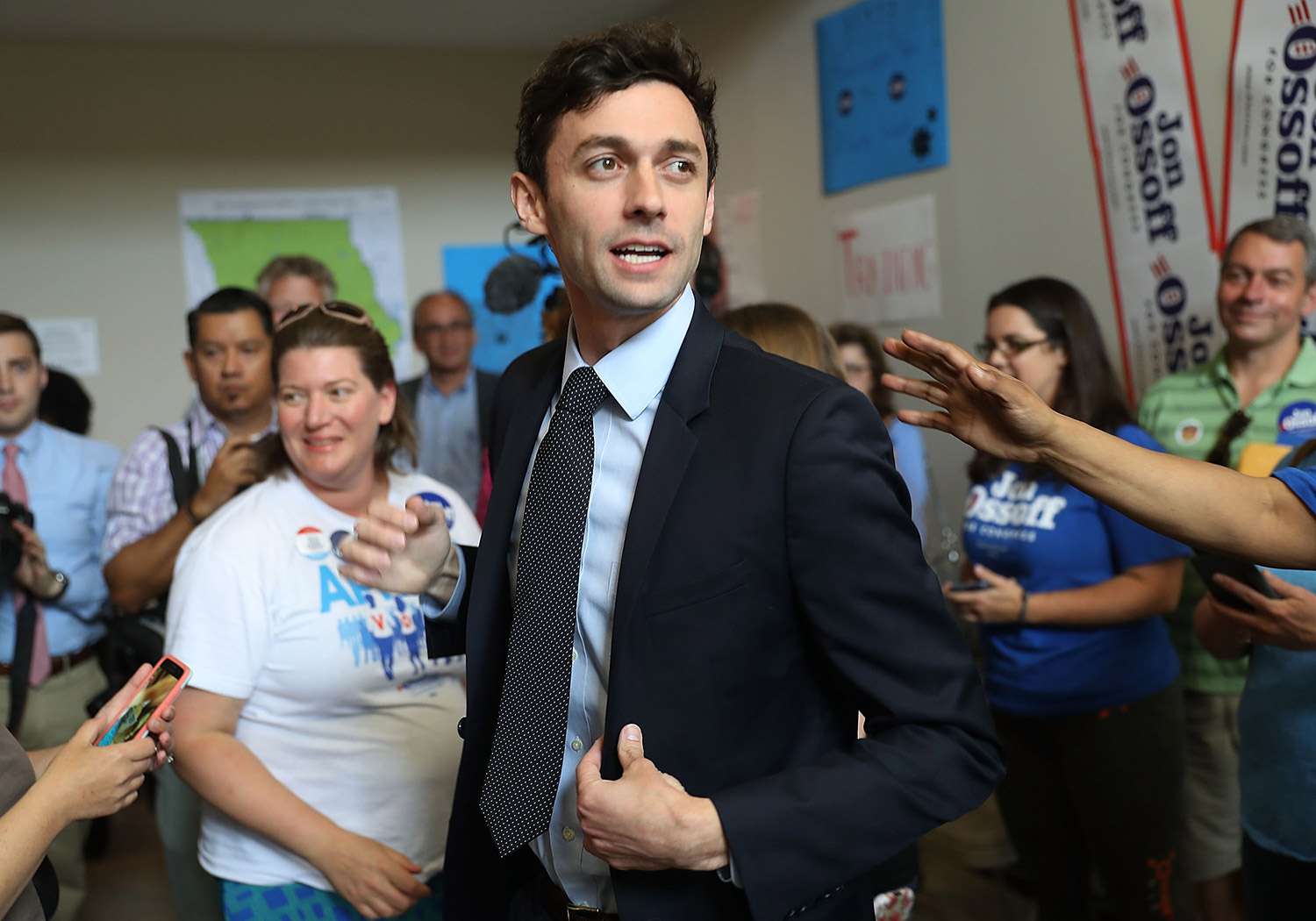The Serious Side - part 8 - Page 18 Image?url=https%3A%2F%2Fstatic.onecms.io%2Fwp-content%2Fuploads%2Fsites%2F20%2F2020%2F07%2F28%2FJon-Ossoff